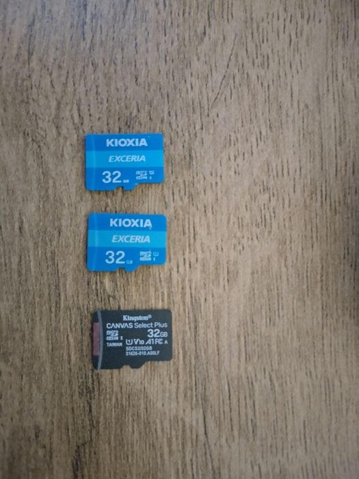 Carduri de memorie microSD