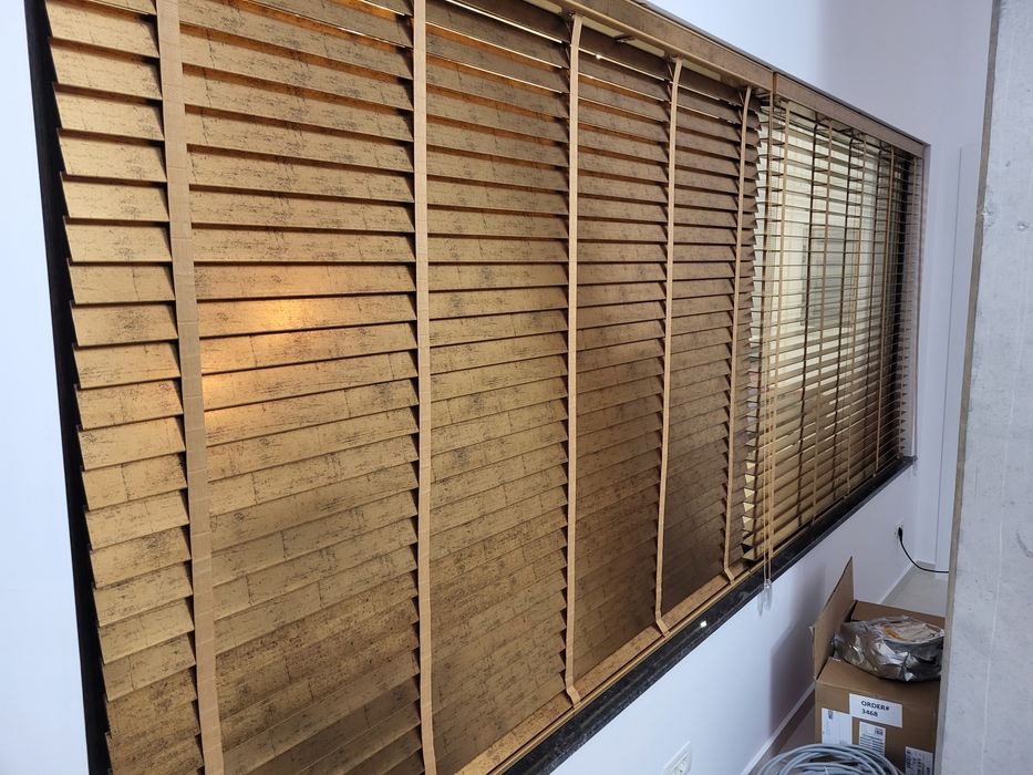 Jaluzele-Rulouri-Plase plisate-Role noapte-zi