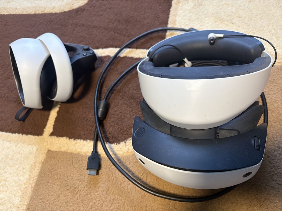 PlayStation VR2 pentru PS5 + controllere Sense – stare foarte bună