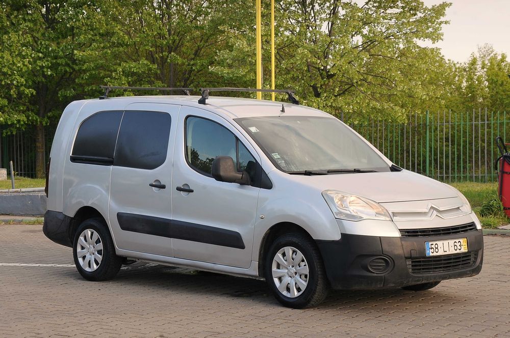 CITROEN Berlingo Maxi Lung Autoutilitara 3 locuri 2011 1.6HDi 90 CP AC, recent adus