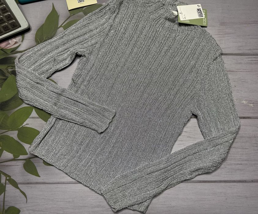 В наличии блестяшшяя кофточка от нм англия