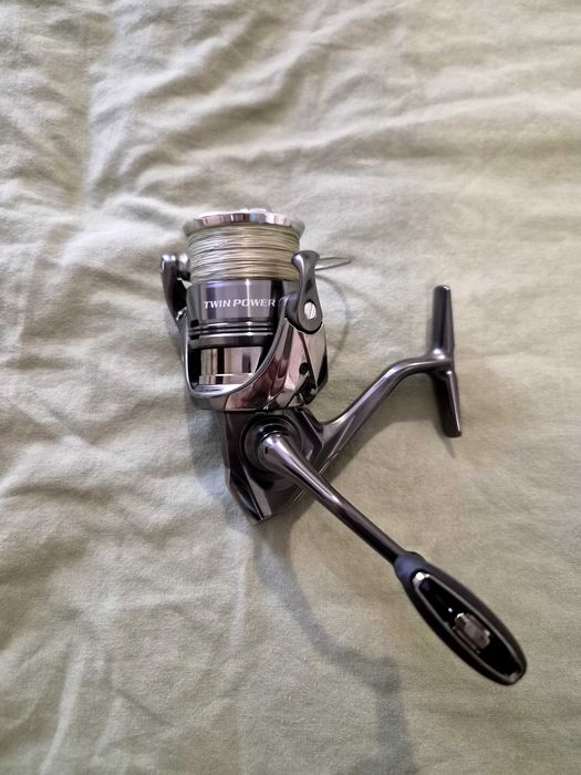 Mulineta Shimano Twin Power C3000 FE
