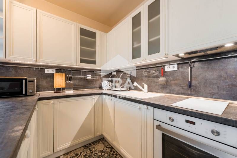 Продава се Тристаен апартамент в Варна, м-т Траката - 101 кв.м за 2228 €/кв.м - Снимка #5