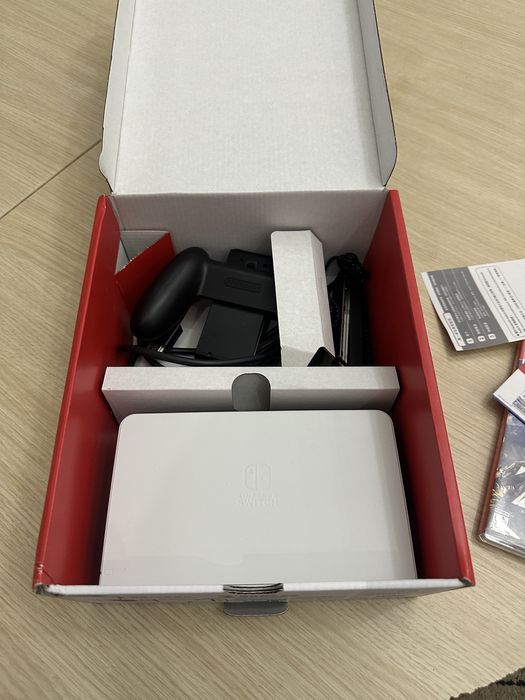 Nintendo Switch OLED + Zelda + 256GB