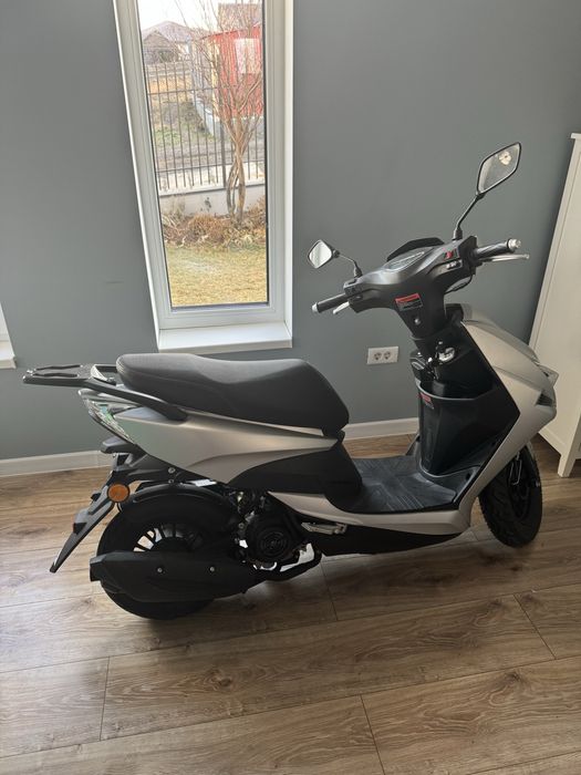 Scooter de inchiriat/ Scooter to rent