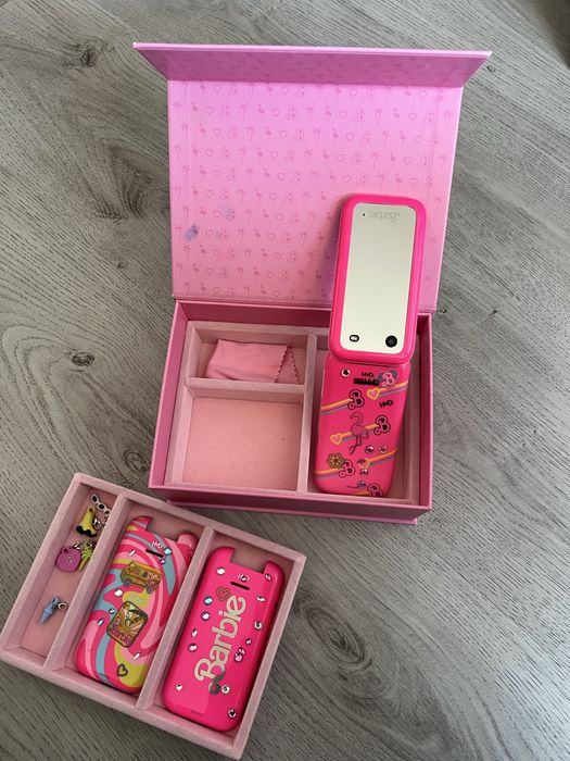 HMD Barbie Phone