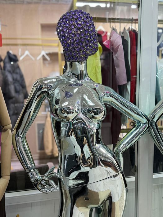 Продам манекены . 1 шт 60000