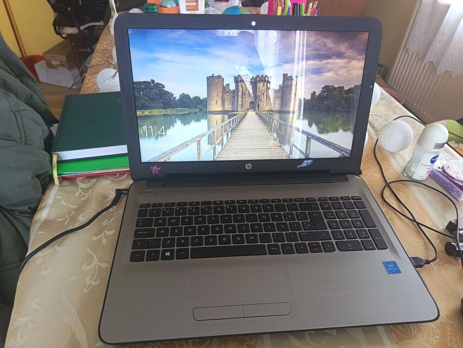 Laptop HP, Procesor Intel Pentium 1,6 GHZ, HARD DISC 1TB
