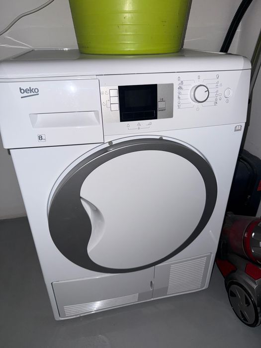 Продам сушильную машину Beko