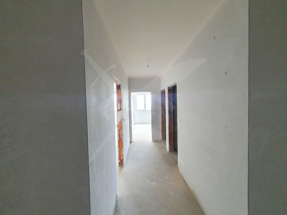 Продава се Двустаен апартамент в Бургас, Славейков - 74 кв.м за 1257 €/кв.м - Снимка #2