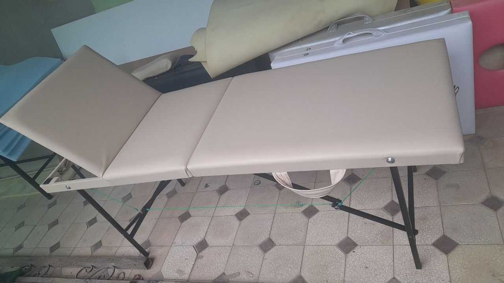 Кушетки для салона Чемодан косметологические педикюрный