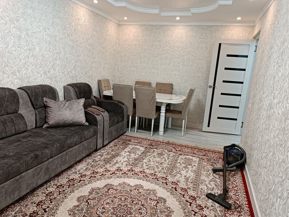 Продам стол и стулья