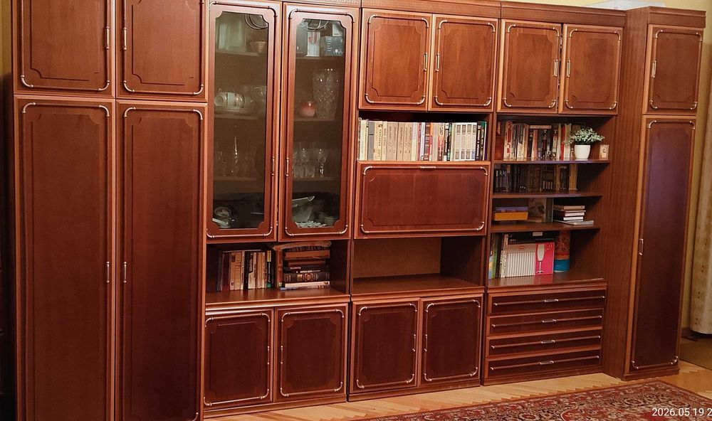 Отдам бесплатно стенку в зал (СССР)