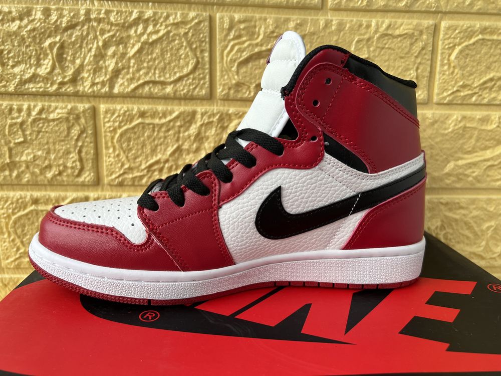 Jordan 1 mid online chicago 39