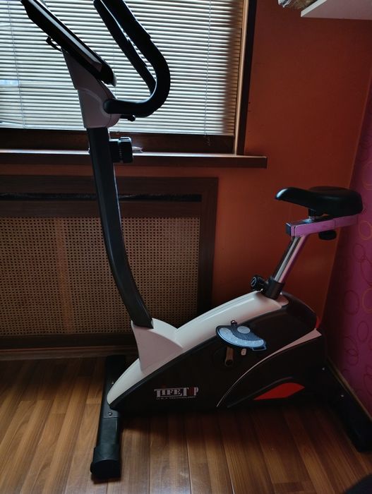 Велотренажёр ,в отличном состоянии