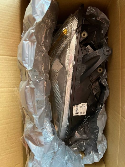 Far dreapta - Ford Focus II de Anglia