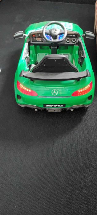Акумулаторна кола Mercedes AMG