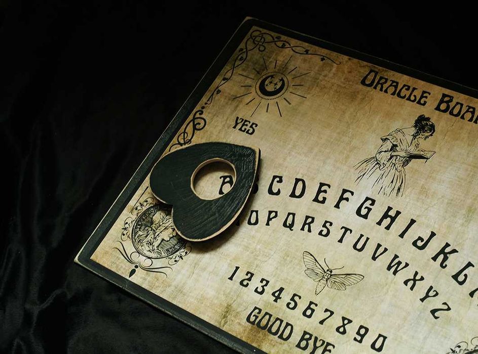 OUIJA blacklブラックメタル Tabla Ouija Fosforescenta - Miss Tic
