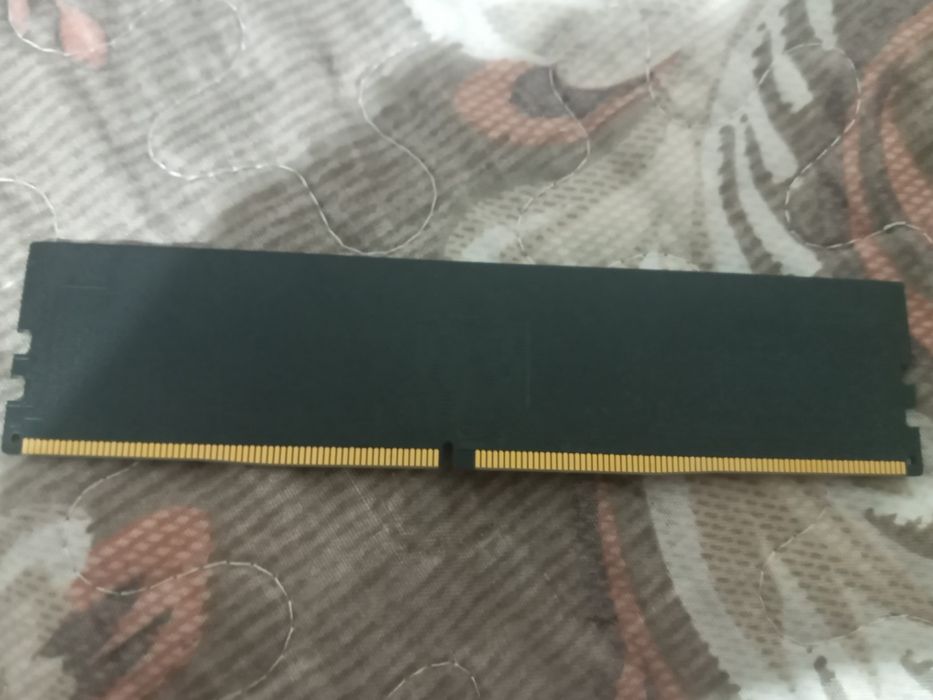ОЗУ 4гб однйо планкой ддр 4