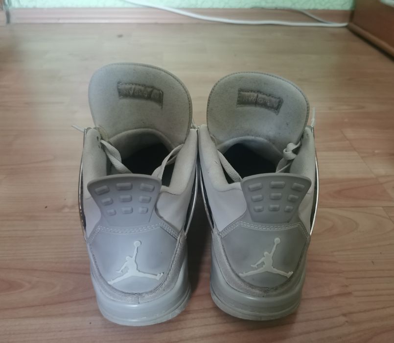 Air jordan 4 frozen moments