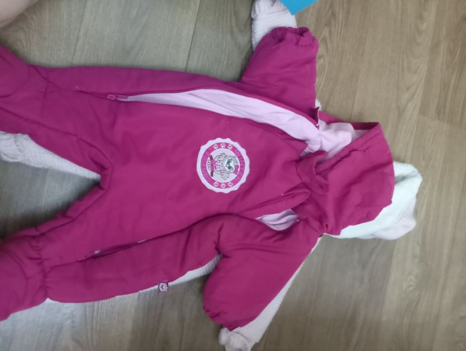 Продам комбинезоны на девочку до 1 года