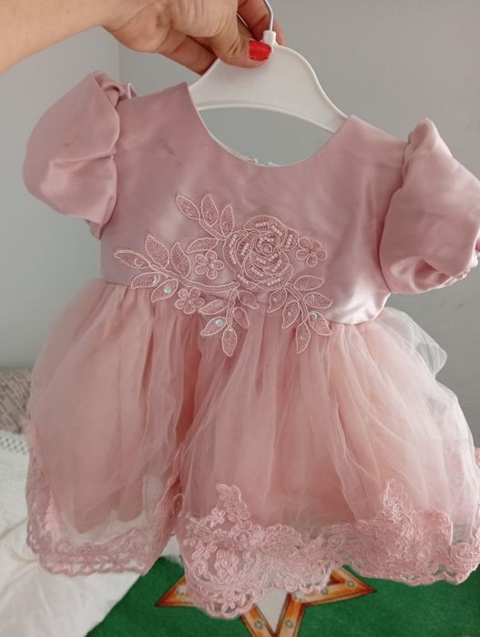 Rochițe botez plus păturică și cutie trusou