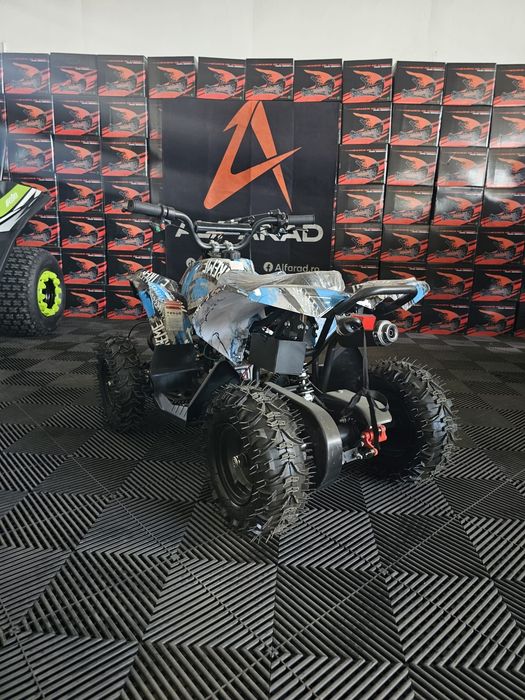 ATV Renegade pentru copii pe benzina de 49cc, se poate Limita viteza, roti 6 inch, pornire Buton si Sfoara, Nou adus din Germania