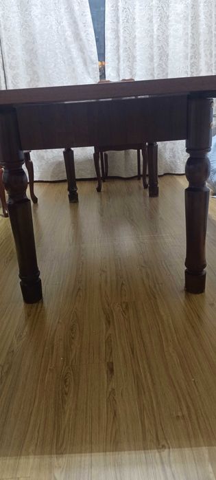 Продам стол деревянный