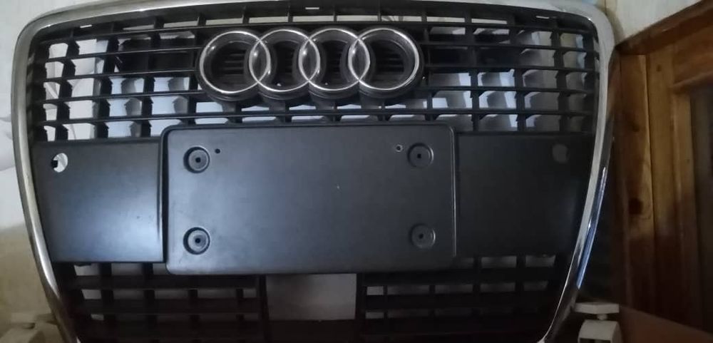 Капот Audi A8 с облицовкой новый