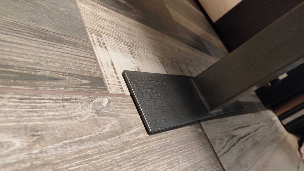 Масивна всекидневна маса