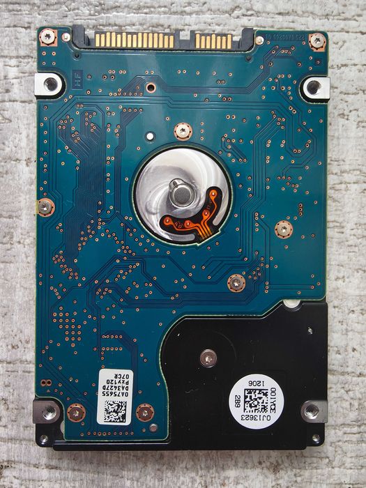 Hard disk laptop Hitachi Travelstar 320GB SATA 100% Sentinel impecabil