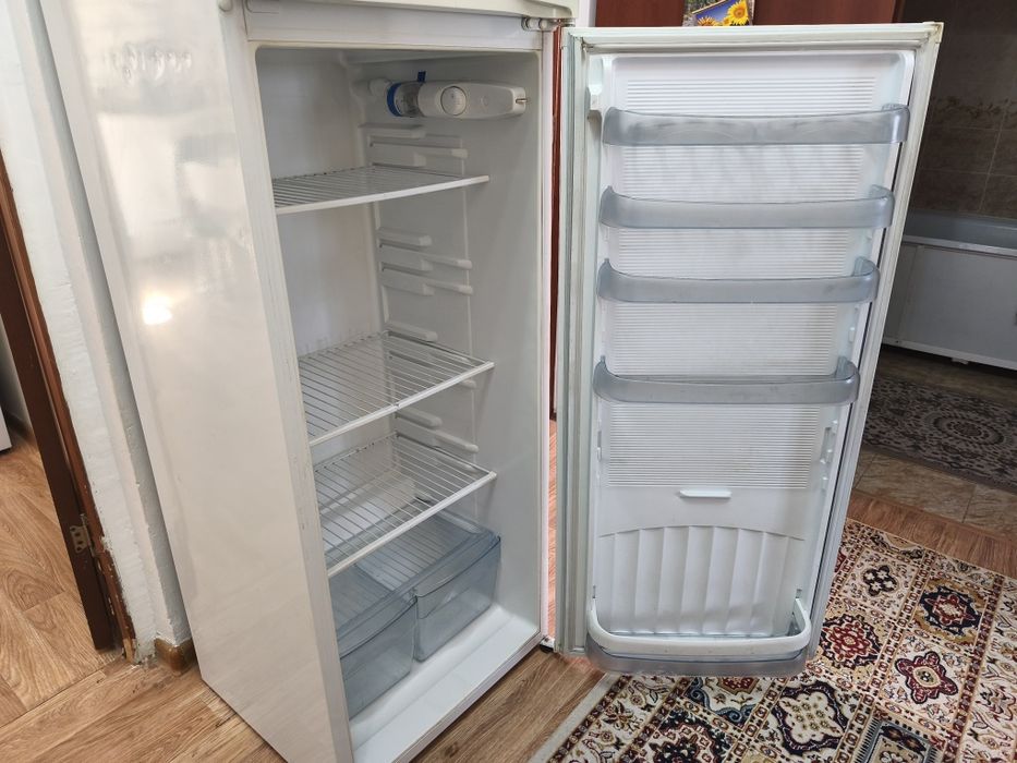 Продам холодильник