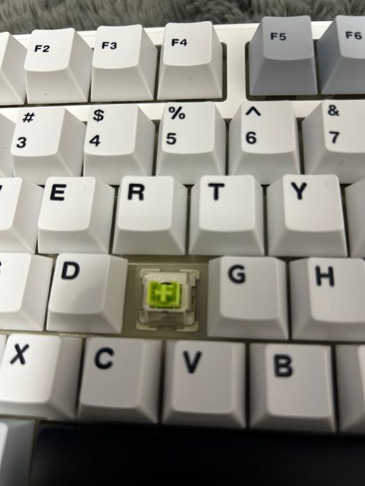 AULA F75 – tastatură mecanică nouă, layout 75%