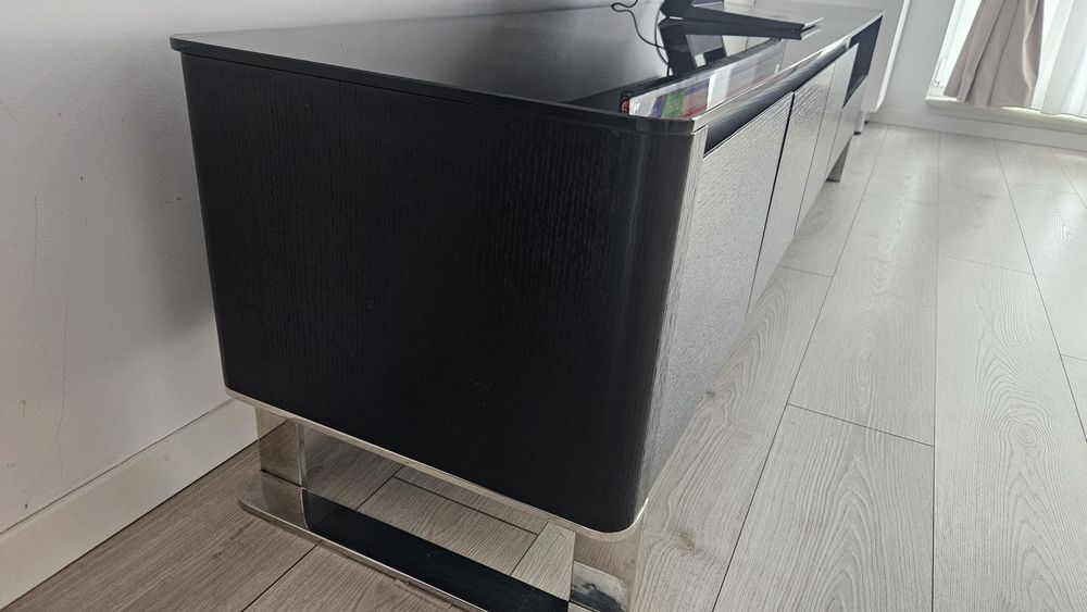 Mobilă TV din MDF cu blat de sticlă