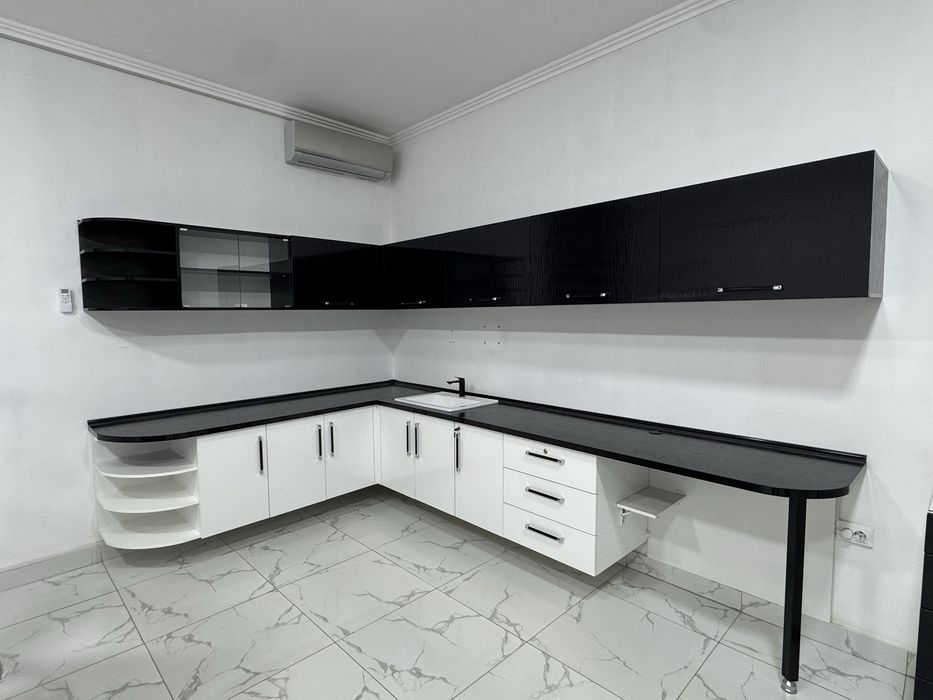 Stomatologilya xonasi mebellari sotiladi