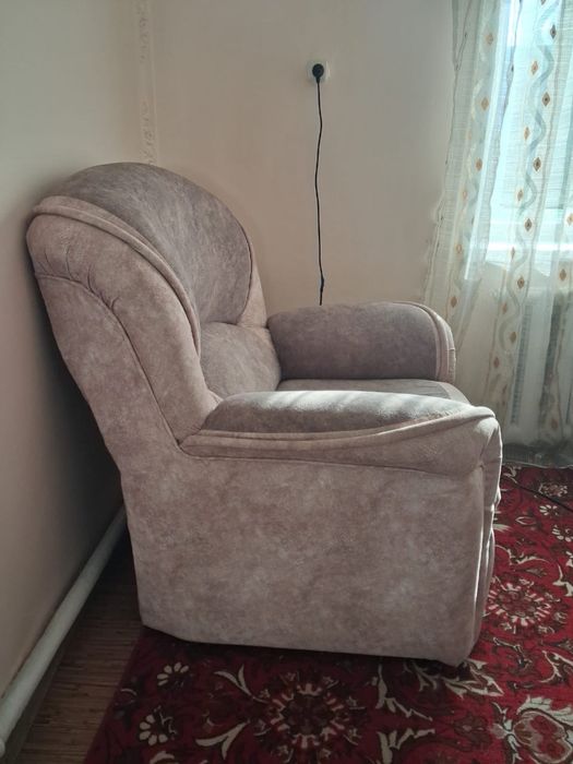 Кресло с отсеком