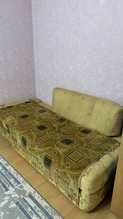 срочно продам диван