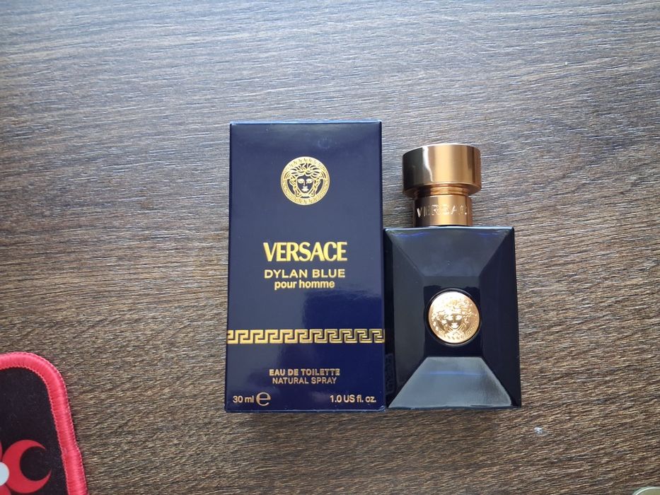 Vând parfum Versace Dylan Blue