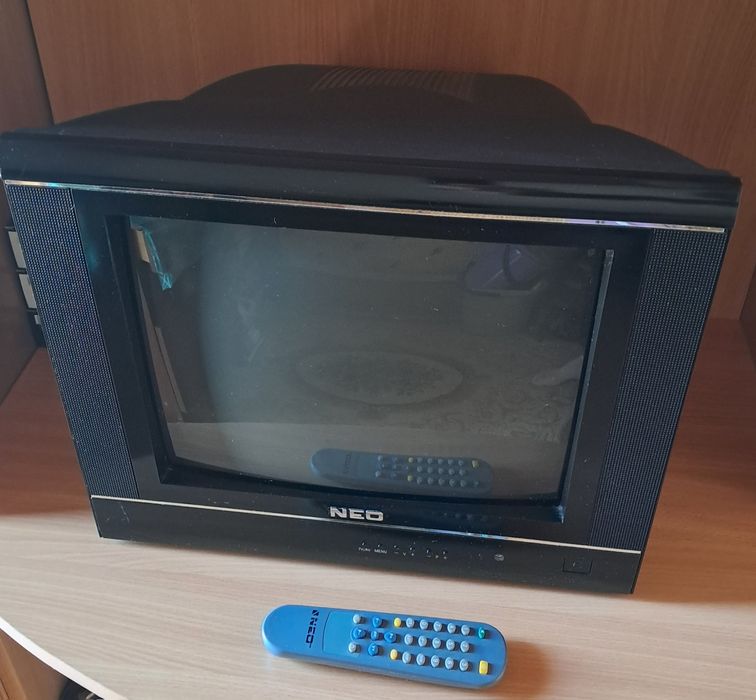 Малък телевизор NEO черен