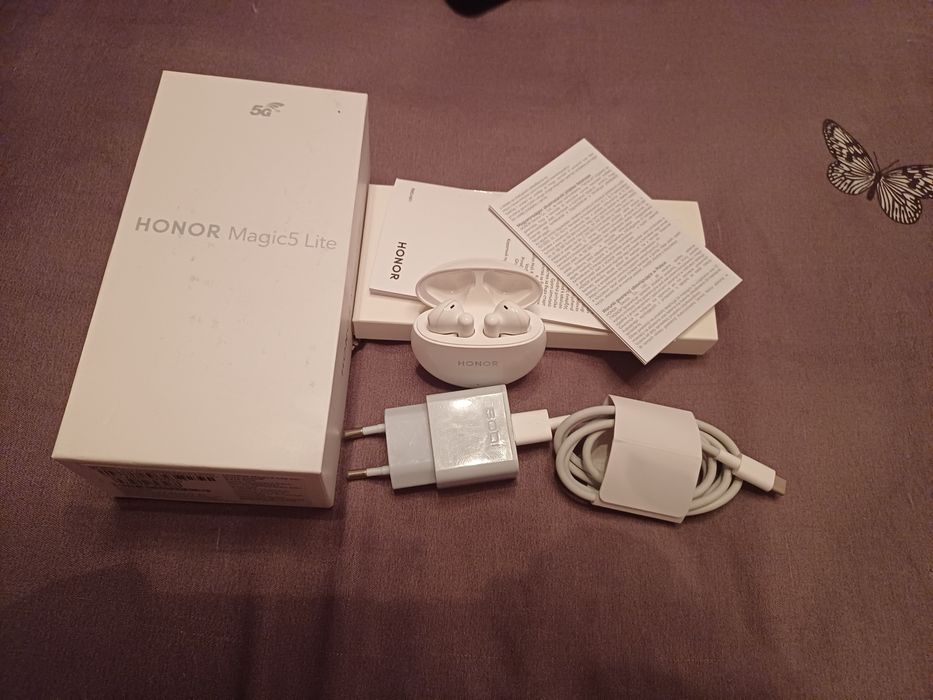 Телефон Honor Magic 5 Lite