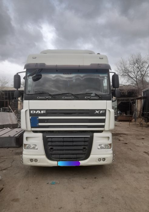 DAF XF 105.460 + Schmitz прицеп Сотилади 
Тягач: DAF 105.460
Йили: 200