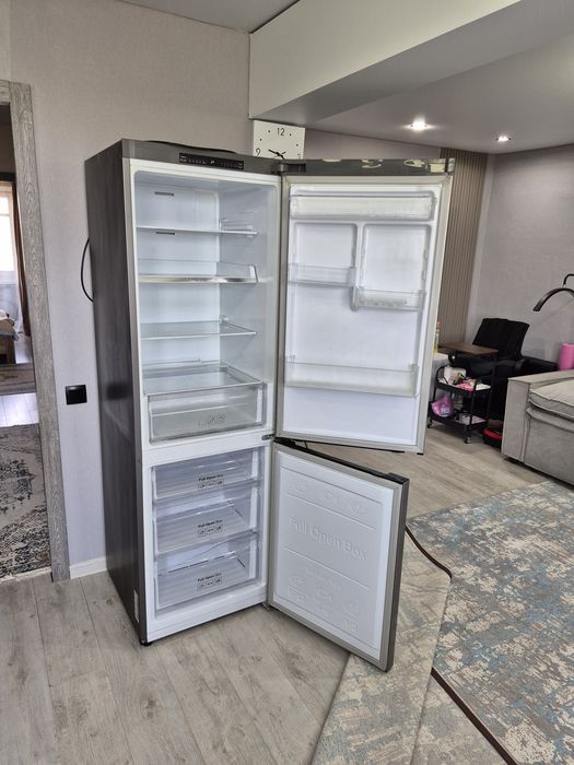 Холодильник NOFROST Samsung