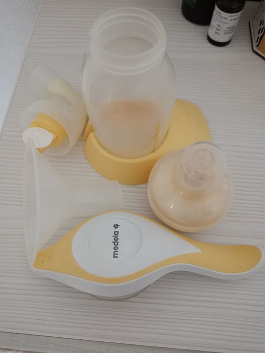 Молокоотсос Medela