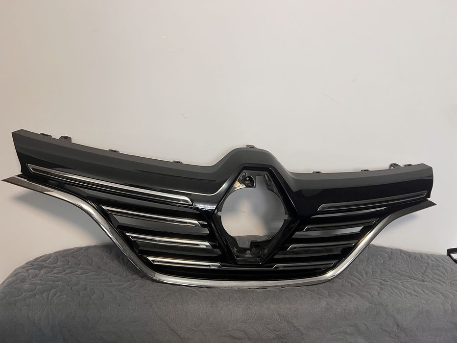 Grila radiator Renault Megane 4 ORIGINALA (varianta cu Distronic)