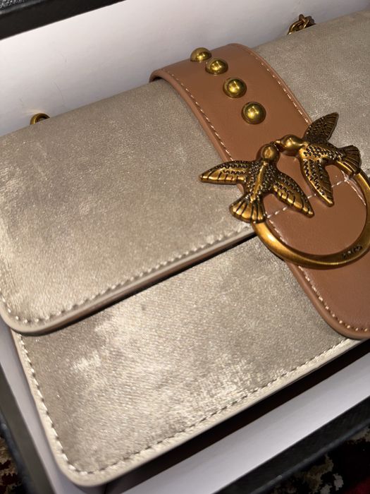 Сумка PINKO с такой необычного цвета