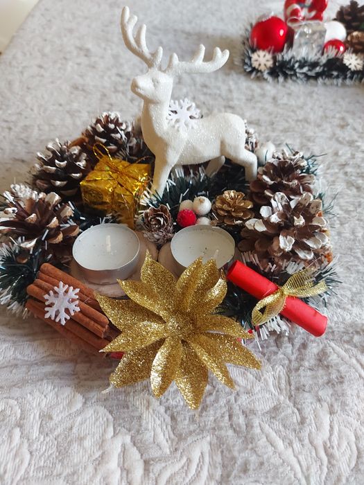 Коледни венци и свещници