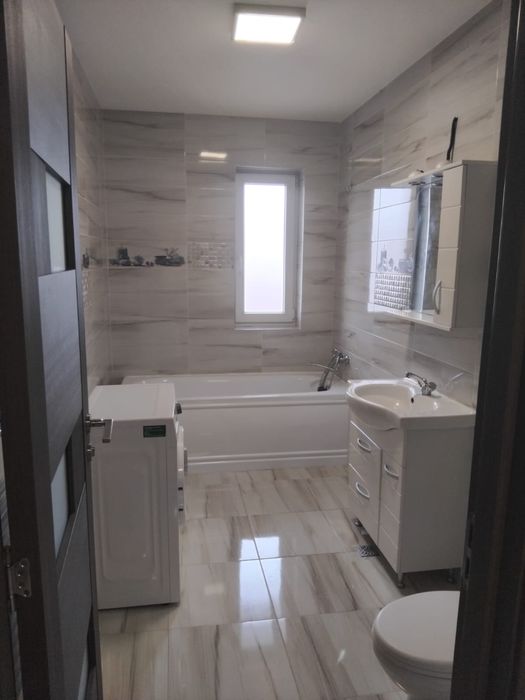 Închiriez apartament cu două camere în Florești