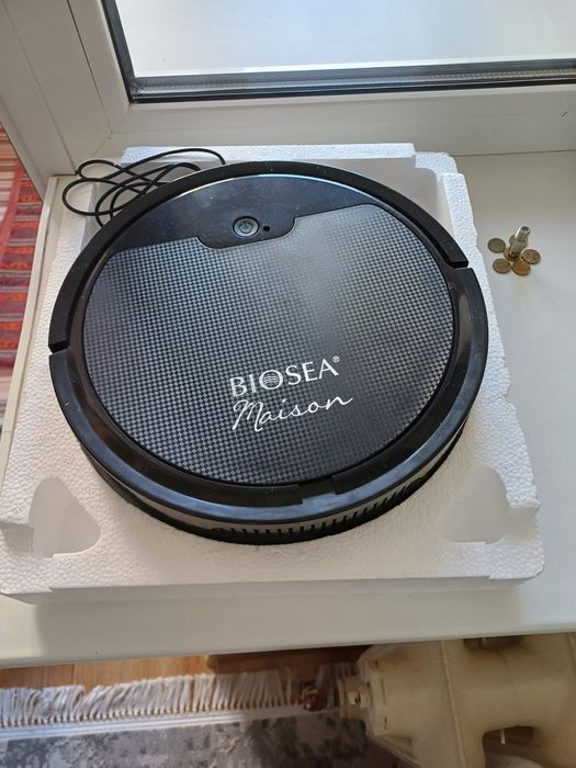 Робот пылесос...