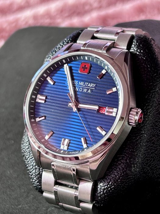 Висококачествен кварцов швейцарски часовник