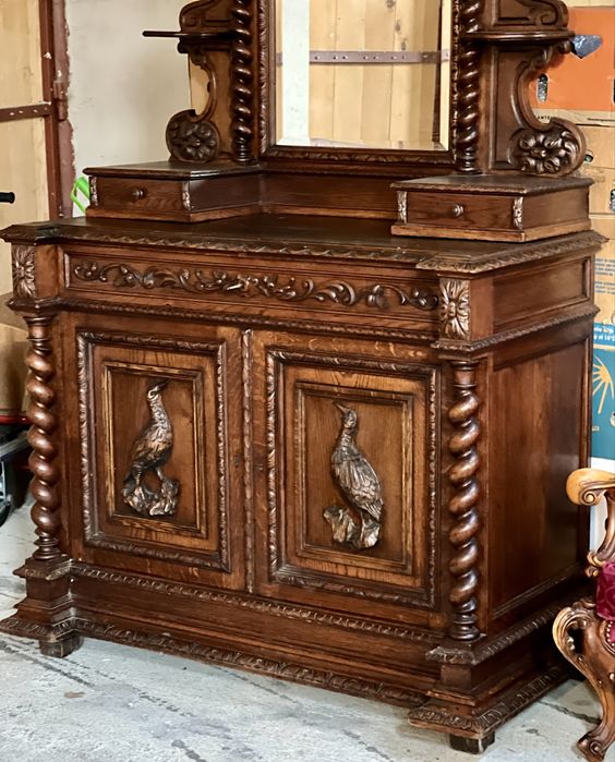 Bufet / Comodă antică cu oglindă – lemn masiv sculptat, model deosebit